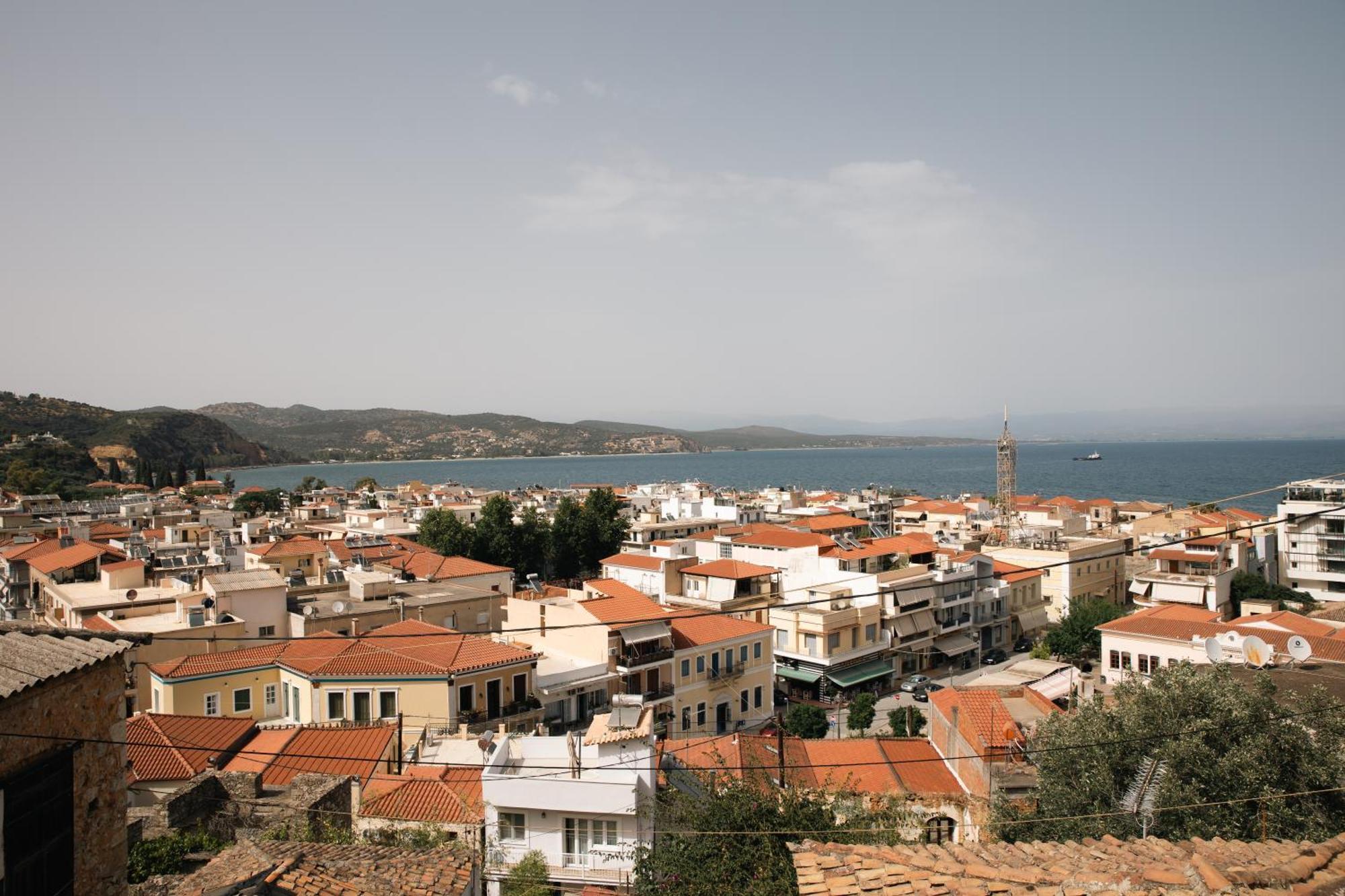 Vasiliki Cozy & Modern House Githio View Villa Bagian luar foto