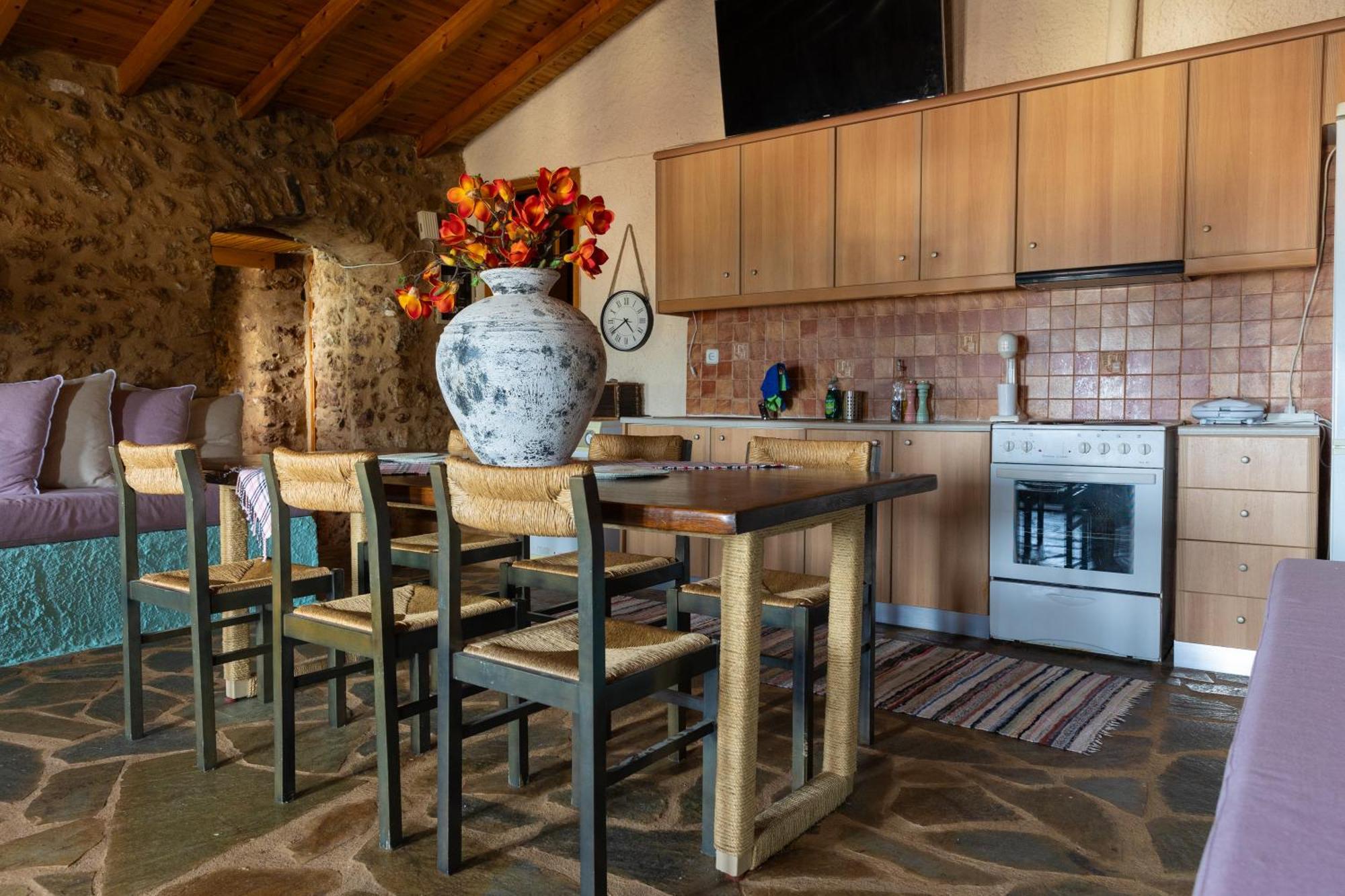 Vasiliki Cozy & Modern House Githio View Villa Bagian luar foto